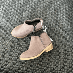Old Navy Vizon Rengi Süet Botlar 24.5 numara