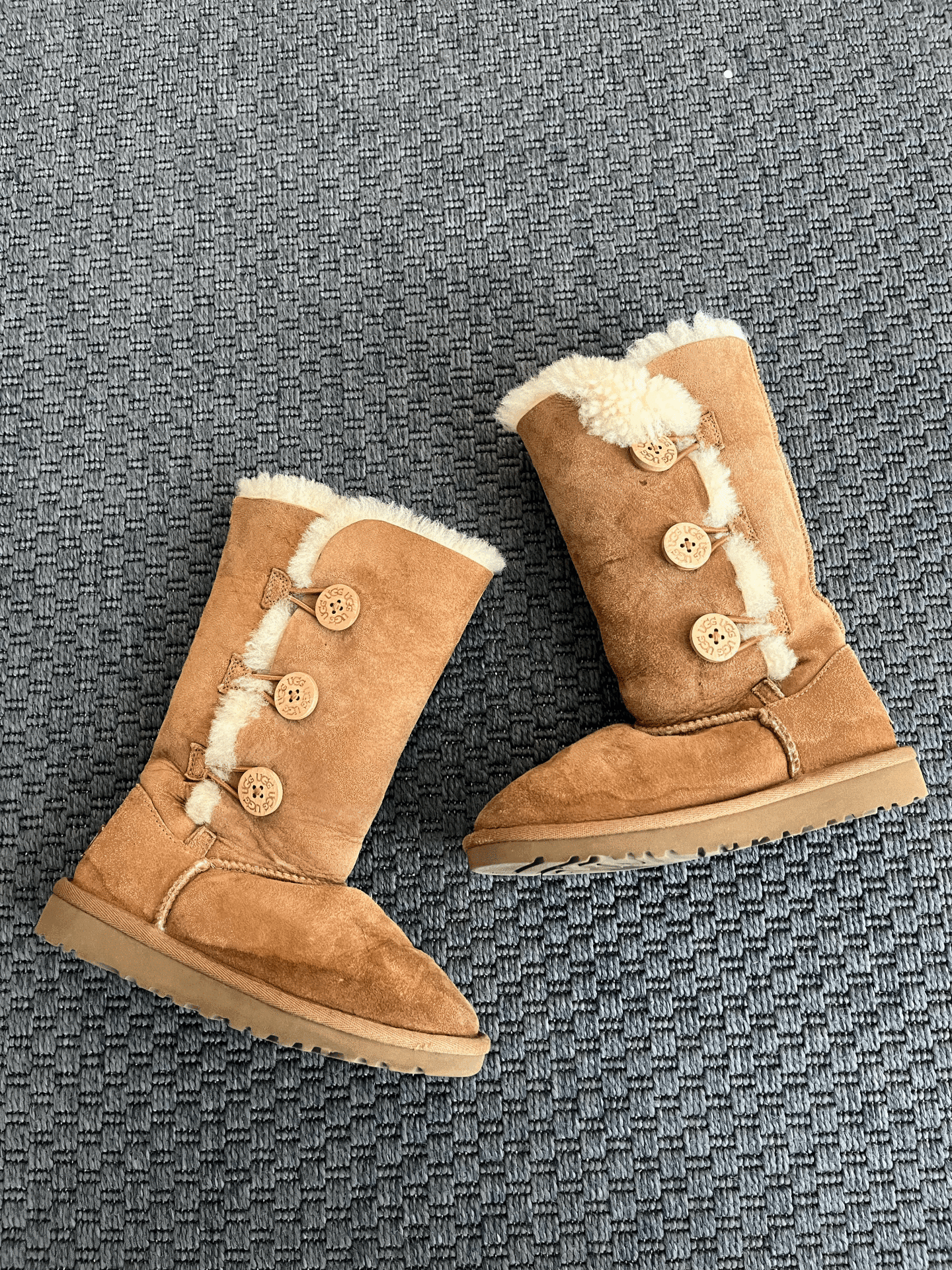 UGG Çizmeler 30 numara
