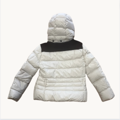 Moncler Beyaz Kayak Montu 8 10 yaş