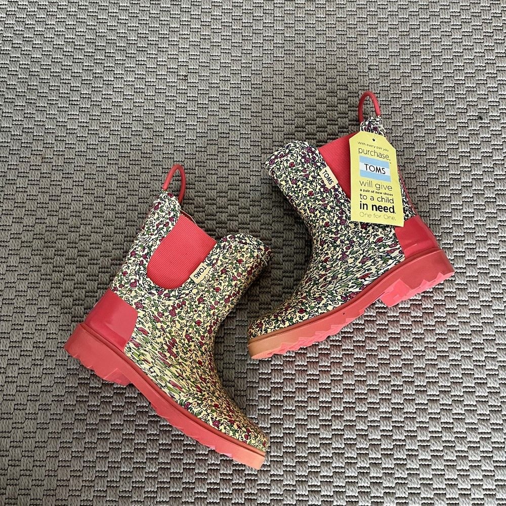 Toms Çiçekli Yağmur Çizmesi Etiketli  34 numara