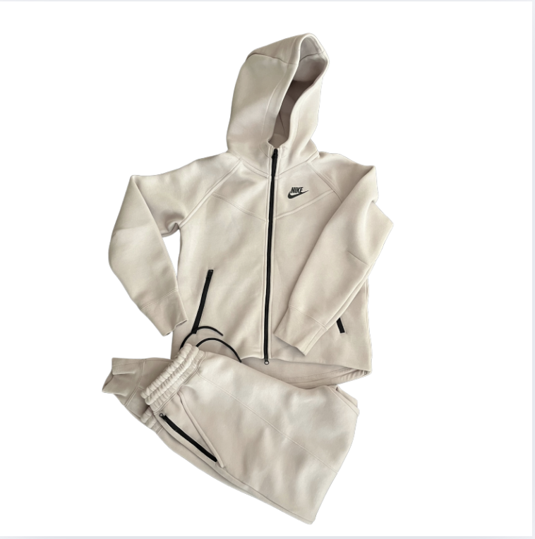 Nike Kız Çocuk Eşofman Takımı M beden 137-146cm 10 yaş