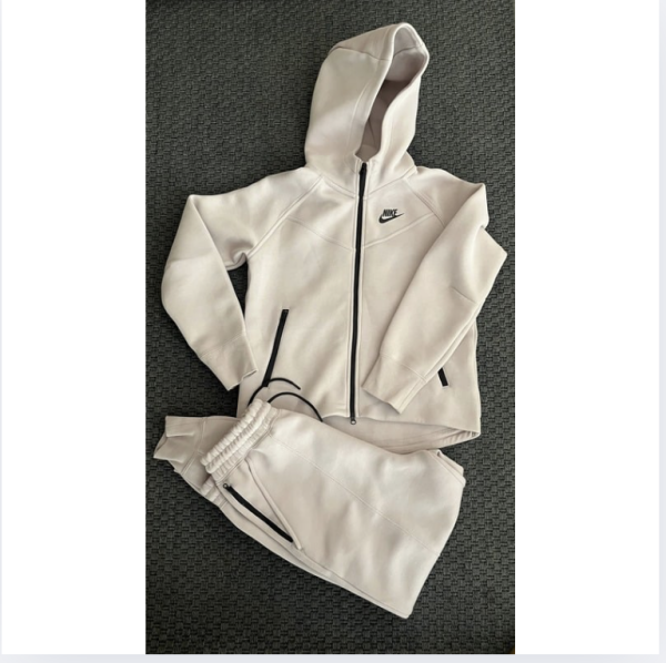 Nike Kız Çocuk Eşofman Takımı M beden 137-146cm 10 yaş