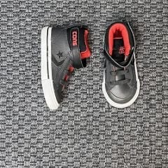 Converse Deri Siyah Kırmızı Bilekli Ayakkabı 22 numara