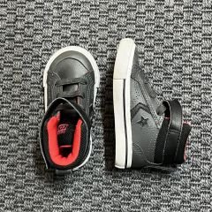 Converse Deri Siyah Kırmızı Bilekli Ayakkabı 22 numara