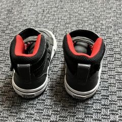 Converse Deri Siyah Kırmızı Bilekli Ayakkabı 22 numara