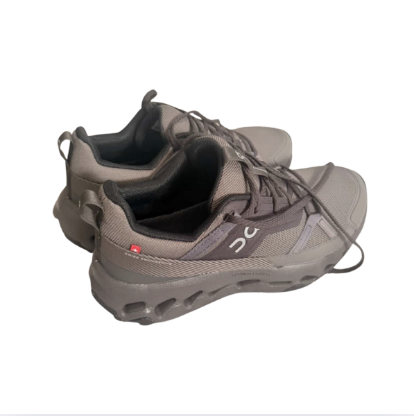 ON Ayakkabılar hiç kullanılmamış.38 numara ama dar kalıp 37 gibi