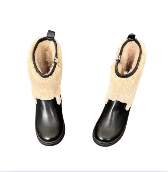 Zara İçi kürklü siyah Çizmeler 25 numara hiç kullanılmamış yılbaşı kayak
