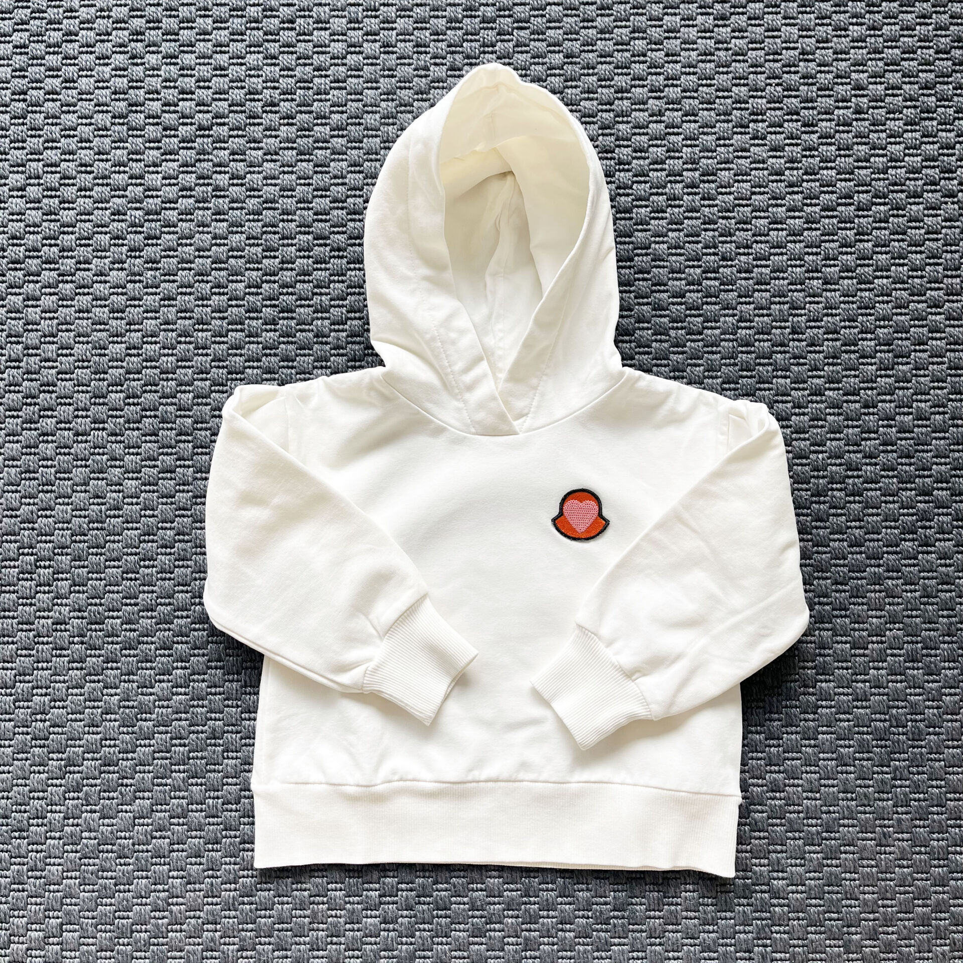 Moncler Arkası Armalı Sweatshirt 4 yaş