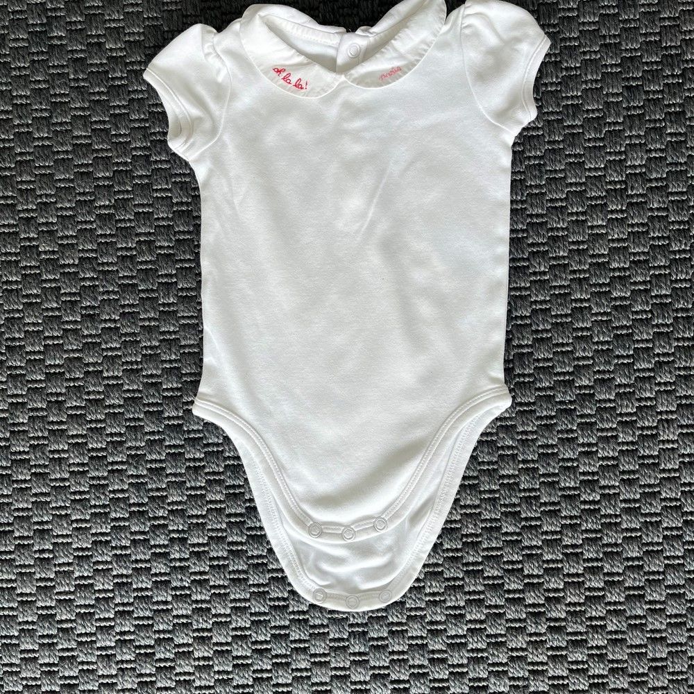 Jacadi Beyaz Yakası Yazılı Body 3 ay
