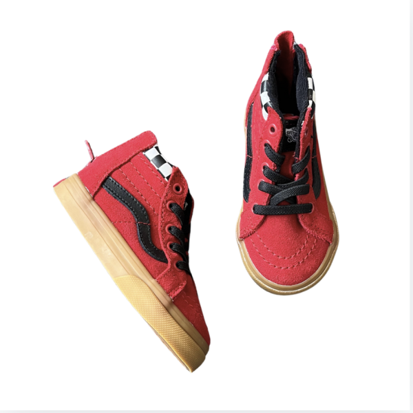 Vans kırmızı siyah ayakkabılar 22 numara hiç kullanılmamış yılbaşı