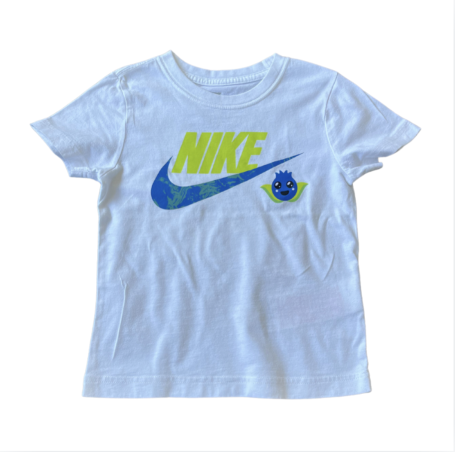 Nike beyaz Tshirt 4 yaş