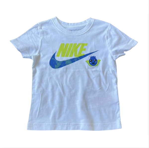 Nike beyaz Tshirt 4 yaş