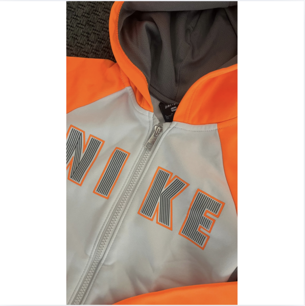 Nike İçi Polar Sweatshirt 110 -116 cm 5 6 yaş