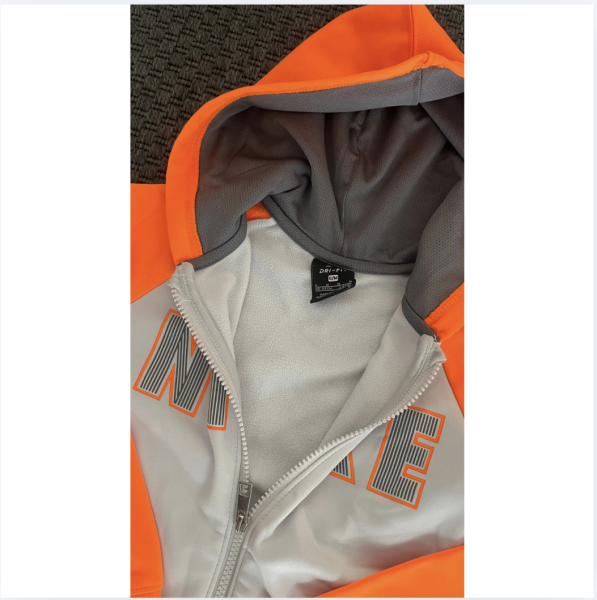 Nike İçi Polar Sweatshirt 110 -116 cm 5 6 yaş