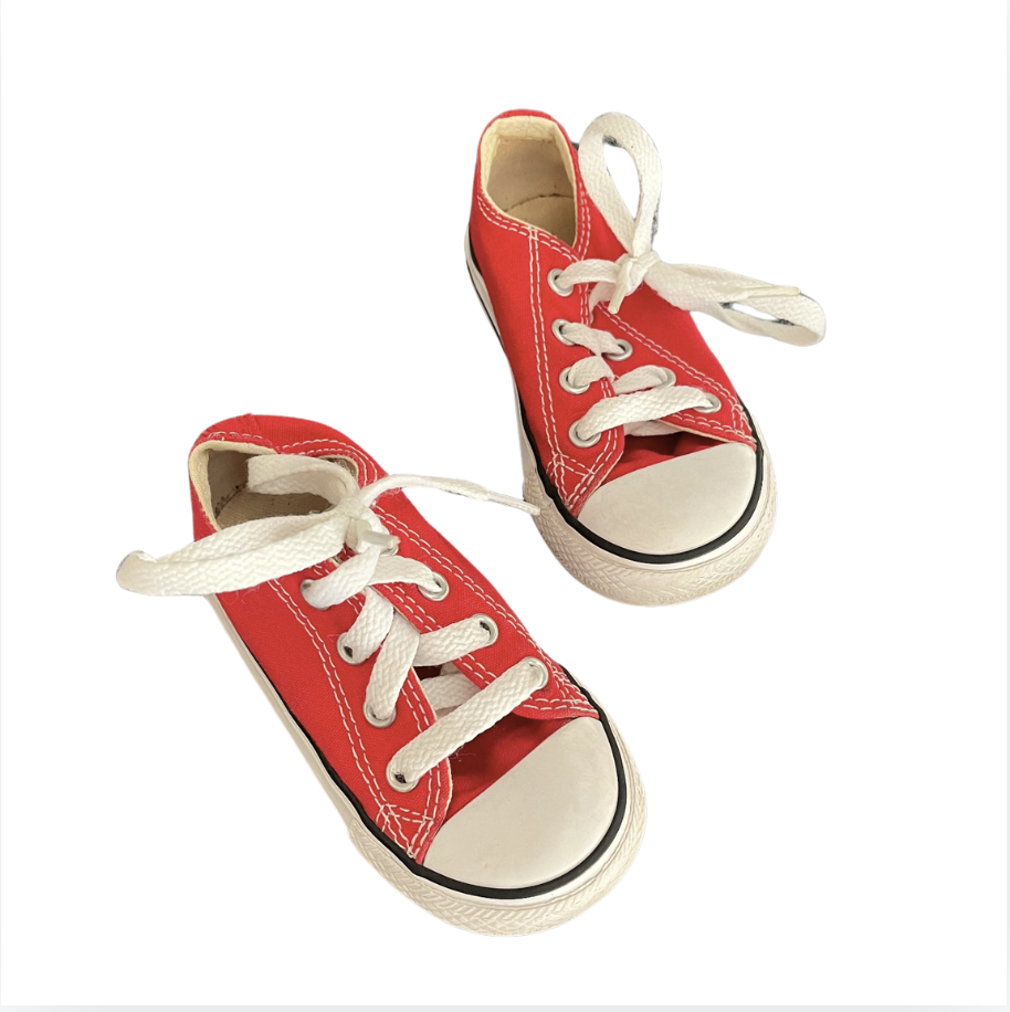 Kırmızı Converse ayakkabılar 22 numara yılbaşı