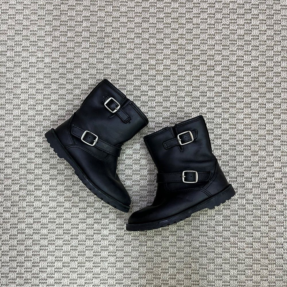 Ugg Siyah Deri Botlar Kız 25 numara