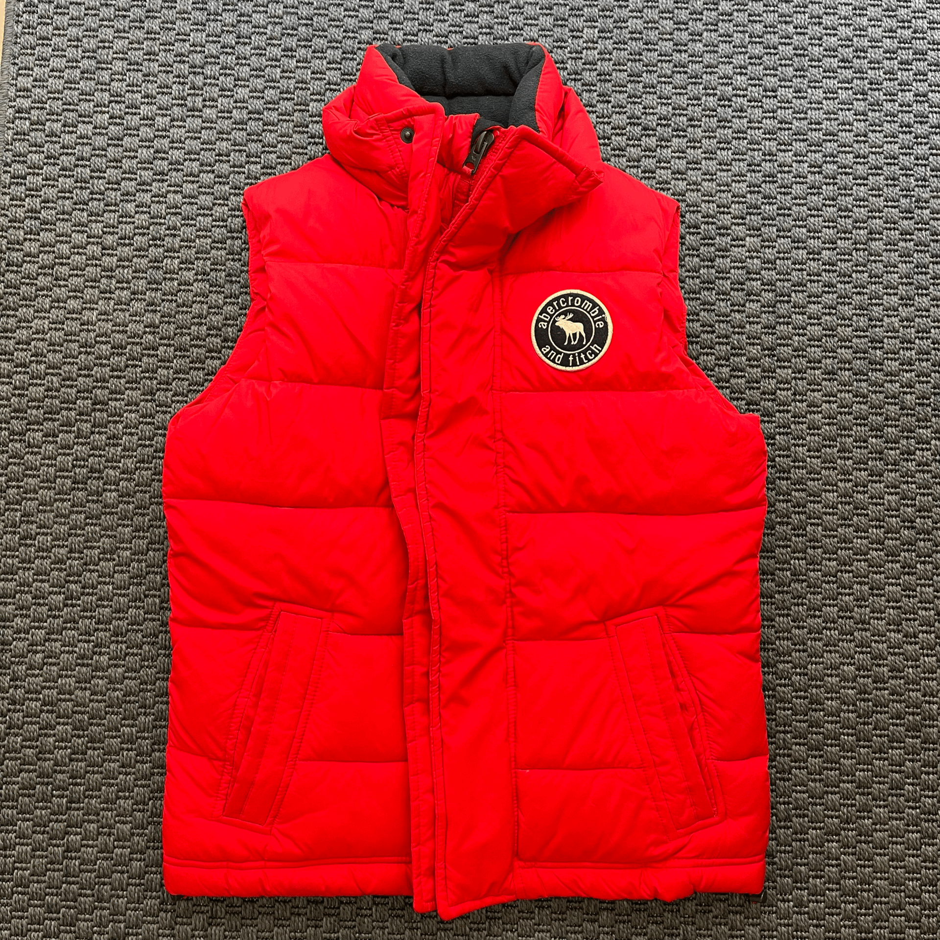 Abercrombie Kırmızı Yelek 12 14 yaş yılbaşı